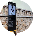 울산읍성  벽면에 배치되어있는 안내간판