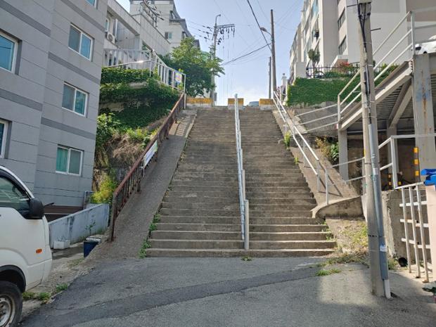 2021년 반구2동 시민참여형 마을교부세 사업 시공 전(돌계단 및 난간 정비, 서...