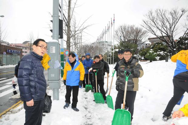 눈제설작업 직원격려(부구청장님)