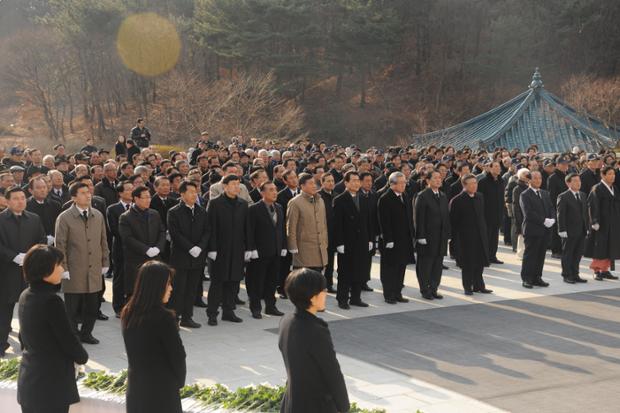 충혼탑 참배