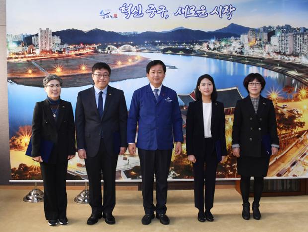 임기제임용장교부