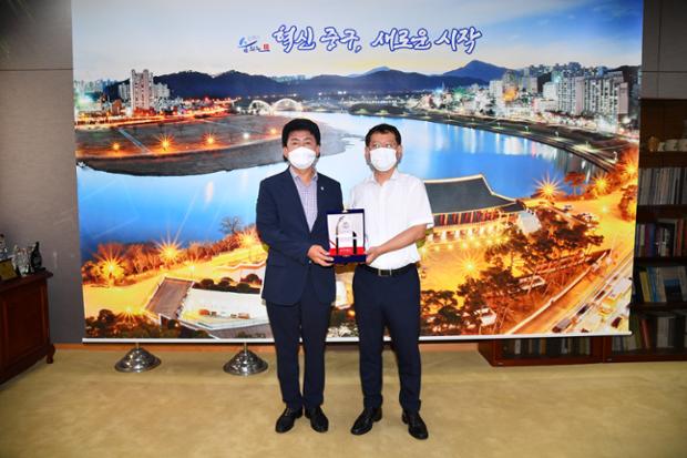 1일 명예구청장(박치덕 울산혁신도시 노동조합 대표)