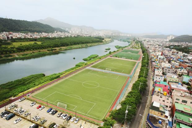 십리대밭축구장