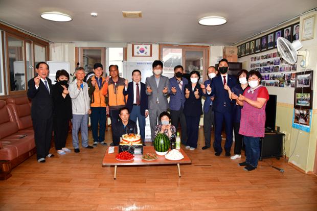 약사 경로당 어르신 대접