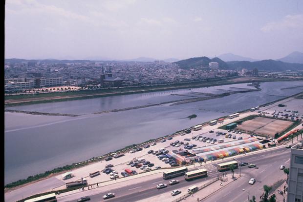 태화강둔치 주차장 전경