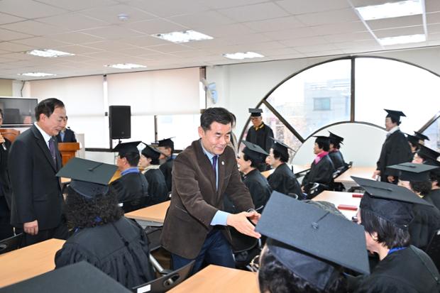 중구 노인지회 제14기 노인대학 졸업식