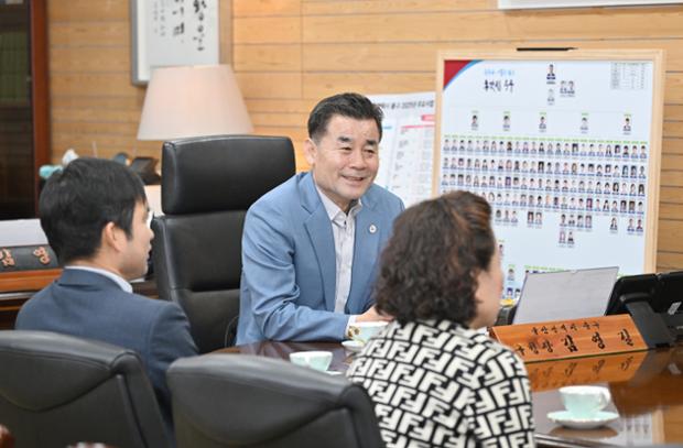 반구시장 상인회 임원진 내방