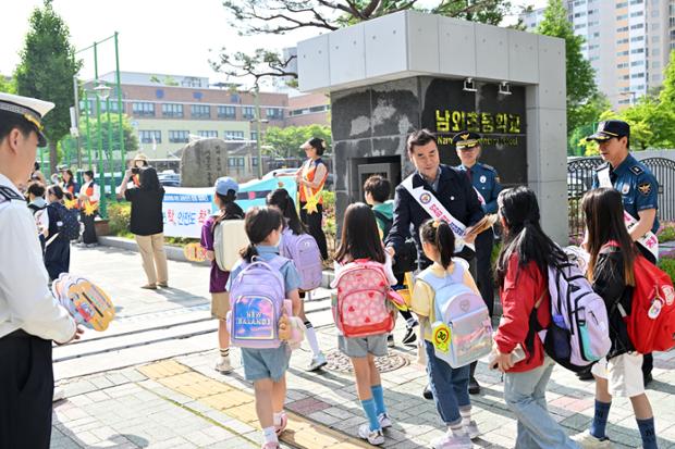안전띠 일상화를 위한 교통안전 캠페인_남외초