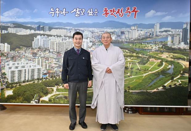 해남사 주지 혜원스님 내방