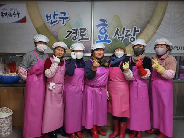 병영1동 새마을부녀회, 반구경로식당에서 급식봉사 활동 실시
