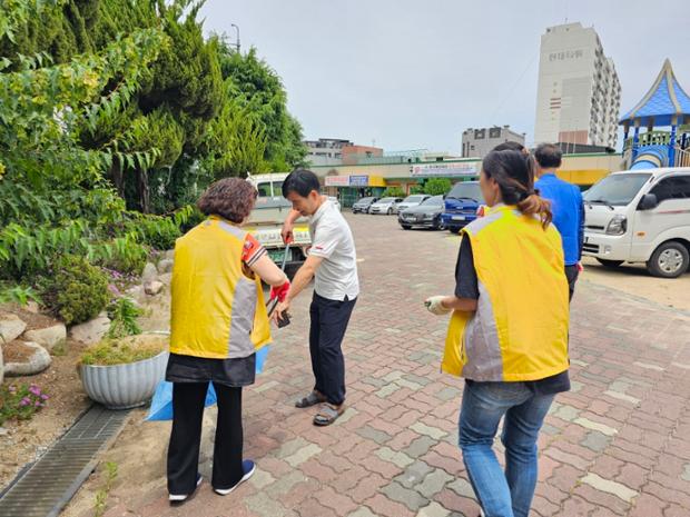 반구시장 상인회, 옛 반구어린이집 부지 임시주차장 일대에서 환경정비 활동 진행