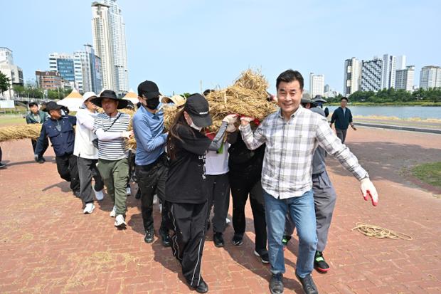 울산 큰줄당기기 ‘태화강마두희’ 본줄 제작