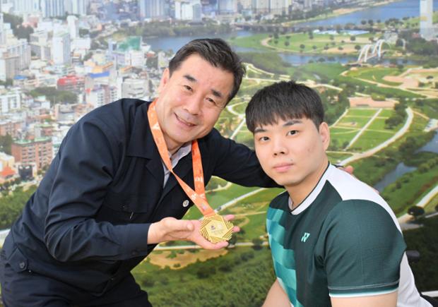 장애인 배드민턴팀 격려