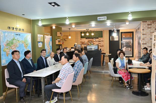 병영교회 무더위 쉼터 현판식