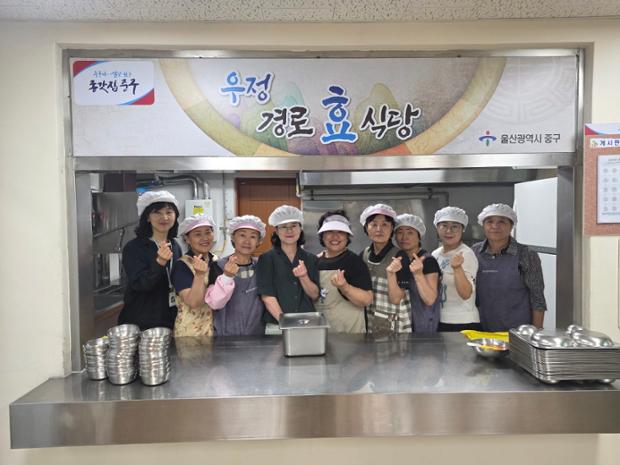 우정동 여성자원봉사회, 우정경로식당에서 급식 봉사활동 실시