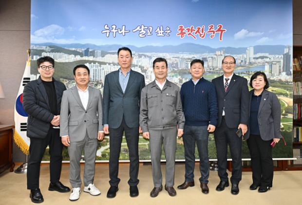 김영길 중구청장, 울산광역시 자동차검사정비사업조합 이사장 및 이사진 환담