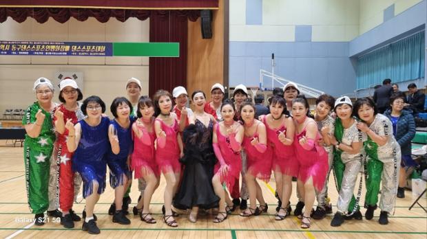 반구1동 주민자치센터 라인댄스반, 울산시 동구댄스스포츠연맹회장배 댄스스포츠대회 입...