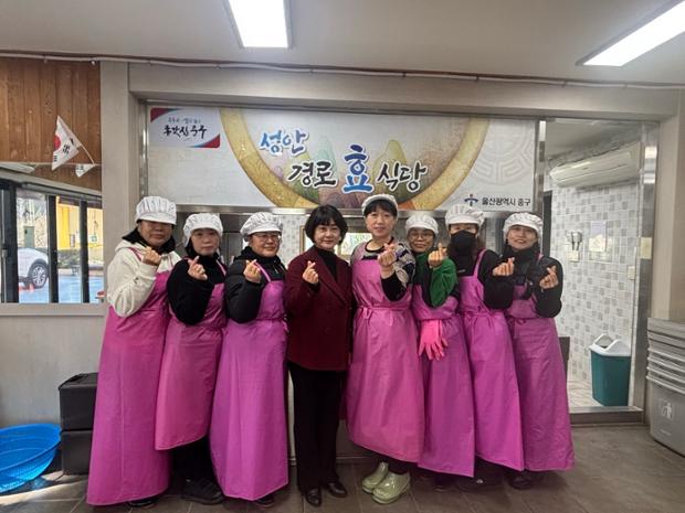 성안동 새마을부녀회, 성안경로식당에서 급식봉사 활동 실시