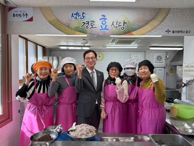 중앙동 여성자원봉사회, 성남경로식당에서 급식 봉사활동 실시