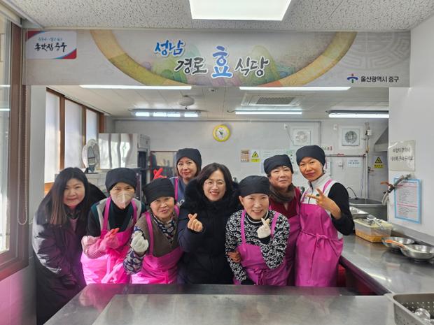 병영1동 여성자원봉사회, 성남경로식당에서 급식 봉사활동 실시