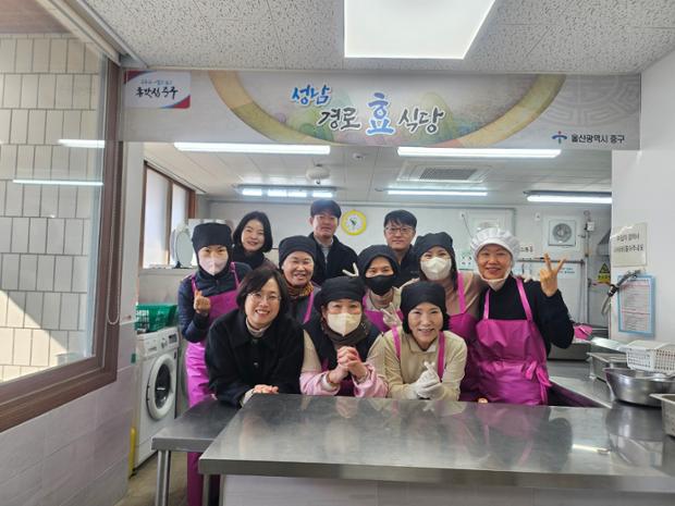 병영1동 여성자원봉사회, 성남경로식당에서 급식봉사 활동 실시