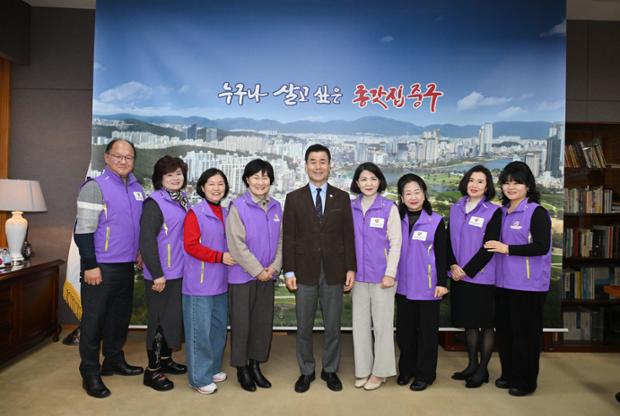 김영길 중구청장, 복산동 지역사회보장협의체 신임 임원진 및 위원 환담