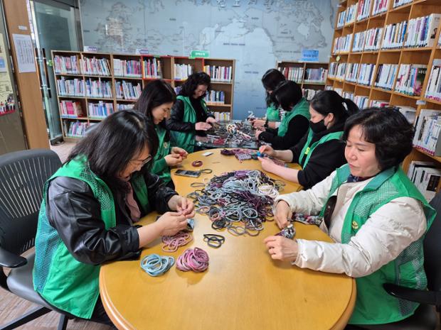 반구1동 새마을문고회, 양말목 공예 재능기부 활동 실시