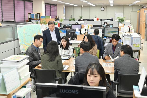 중구, ‘찾아가는 대면결재’ 진행-2