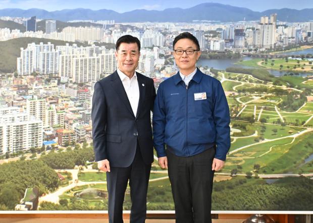 김영길 중구청장, 김동민 현대자동차(주) 상무 환담