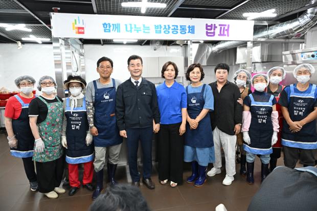 김영길 중구청장, 밥퍼 무료 급식소 이용 어르신 위문 및 자원봉사자 격려