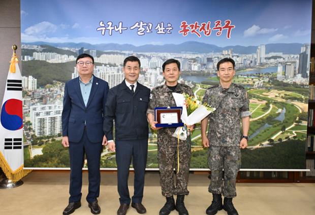 중구, 제7765부대 3대대 예비군지역대장 감사패 수여식 개최