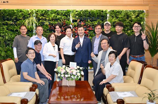 김영길 중구청장, 반구1동 청년회 회원 및 자문위원과 환담