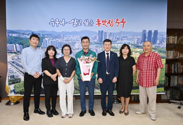 김영길 중구청장, 울산혁신도시발전연합회 임원진 환담