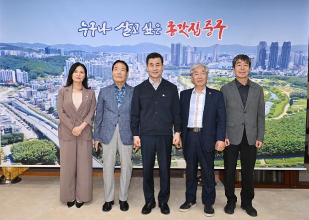 김영길 중구청장, (사)구강서원보존회 임원진과 환담