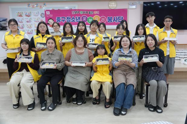 중구자원봉사센터 청소년꽃봉우리봉사단, 어르신들과 함께 바람떡 만들기