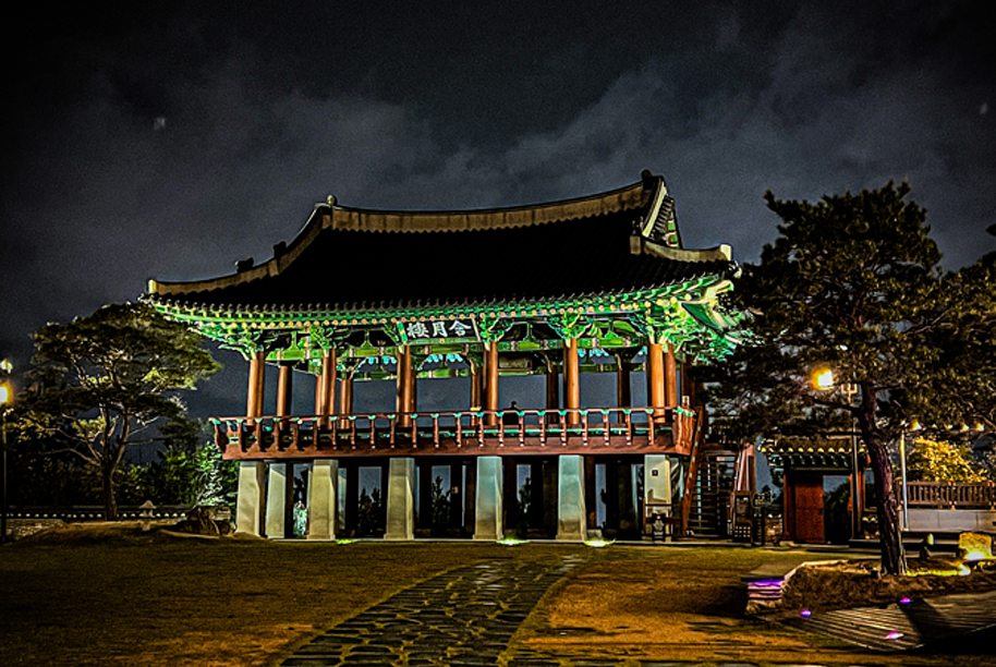 달을 품은 함월루 이미지