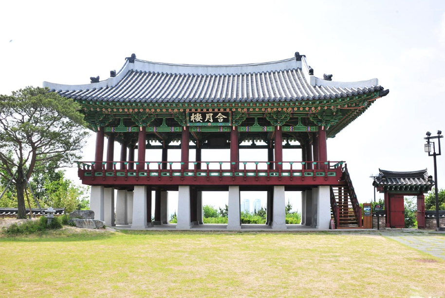 달을 품은 함월루메인 이미지