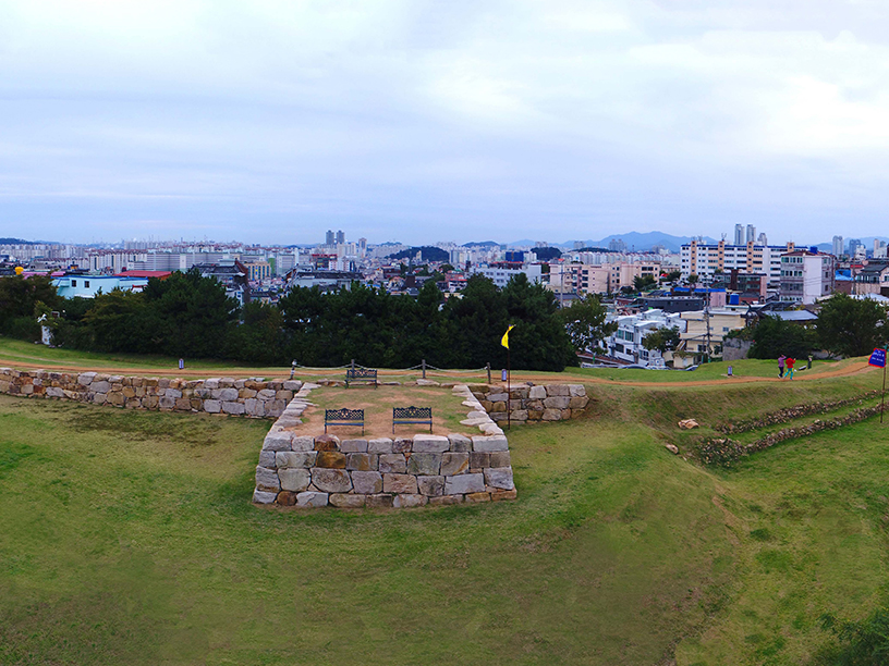 경상좌도 병영성과 외솔 최현배길메인 이미지