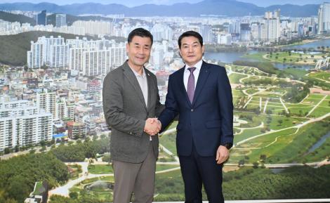 강북교육지원청 교육장 내방 이미지