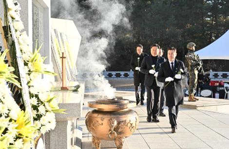 새해 현충탑 참배 이미지