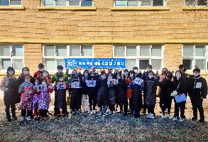 다운동 마을교육협의회, 야외용 의자 제작 기증 이미지