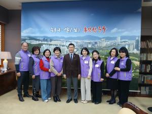 복산동 제6기 지사보 신임 임원진 및 위원 구청장님 내방 이미지