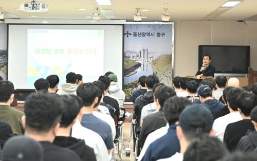 김영길 울산 중구 통합방위협의회 의장, 학성동 민방위 대원 격려