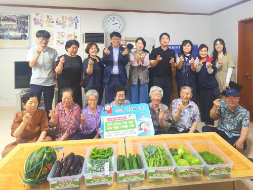 반구2동 주민자치위원회, 지역 내 경로당에 옥상텃밭 수확물 전달