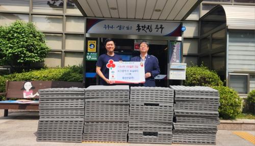 동신산업(주), 저소득 취약계층 위한 보온 발매트 100개 전달