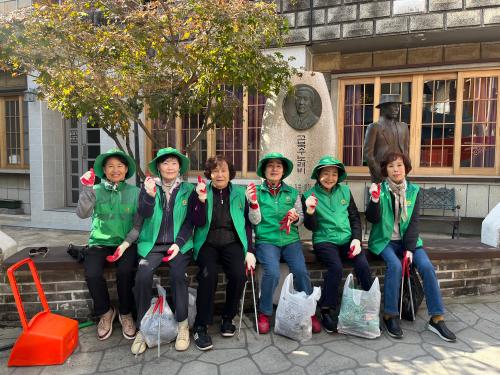 중앙동 새마을문고회, 성남동 똑딱길 일대에서 환경정비 활동 실시
