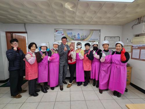 다운동 새마을부녀회, 다운경로식당에서 급식 봉사활동 실시