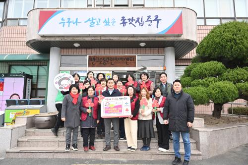 반구2동 지역사회보장협의체, 취약계층 위한 온누리상품권 100만 원 전달