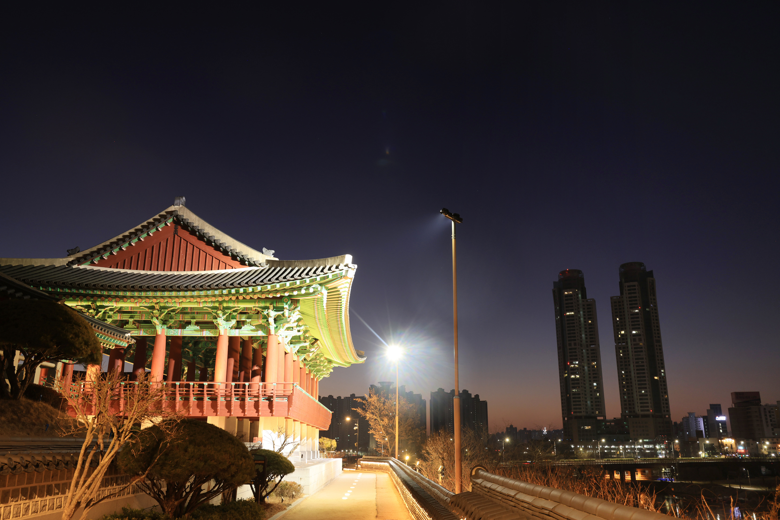 태화루와도심야경00.jpg
