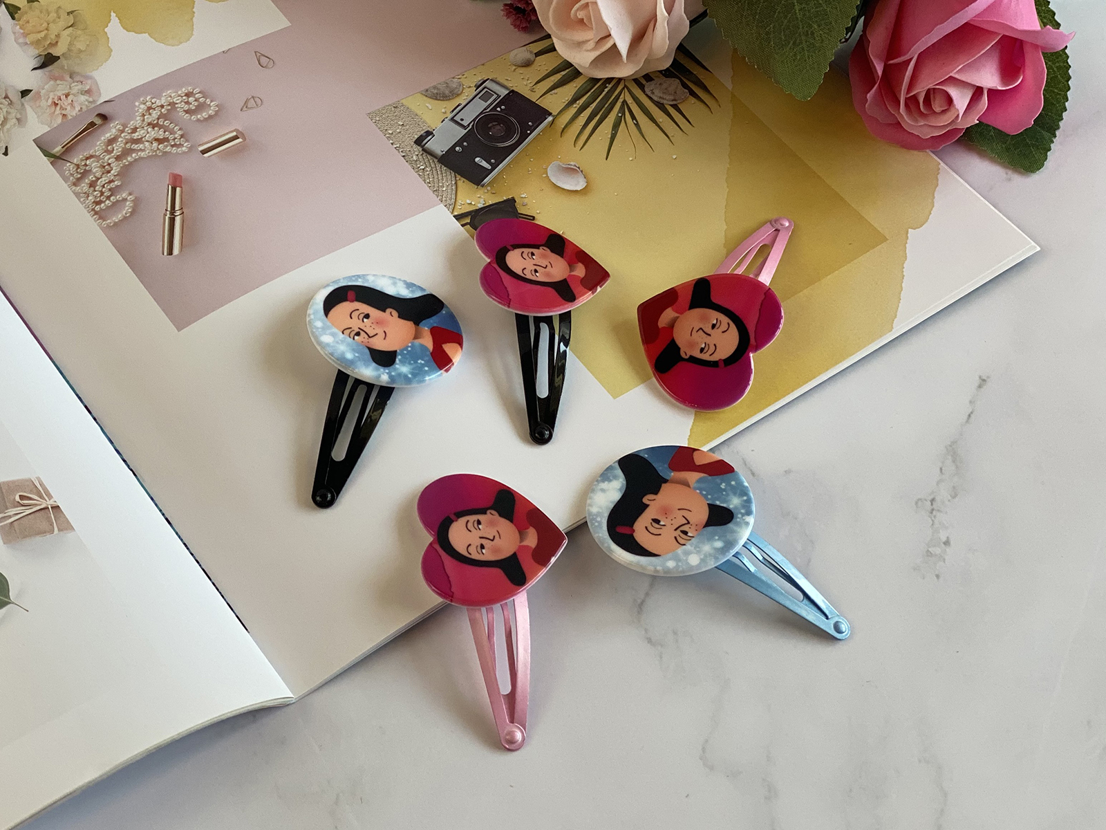 머리핀 2종(분홍, 파랑) 이미지